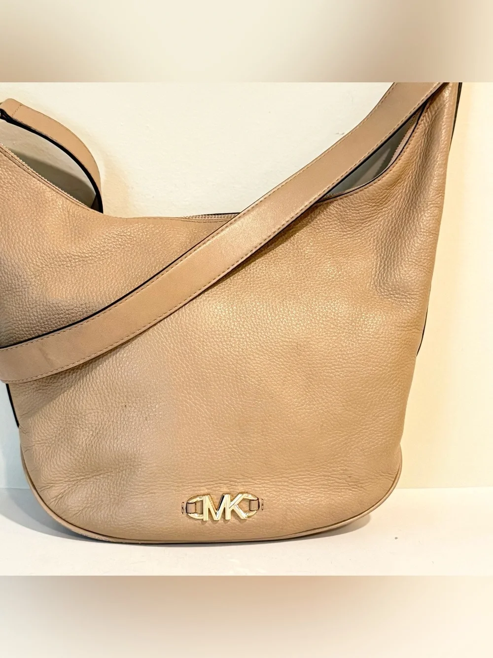 Michael Kors Izzy Large Leather Shoulder Bag mocha Bisque Crossbody Purse